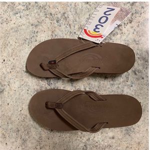 NWT 🌈 Rainbow Flip-flops